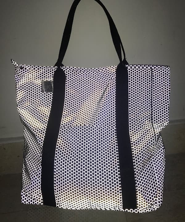 亮银蜂巢印花反光包购物袋